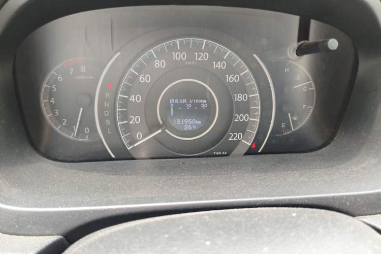 Used Honda CR-V 2015 2.4L two-wheel drive luxury version Odometer Close Up