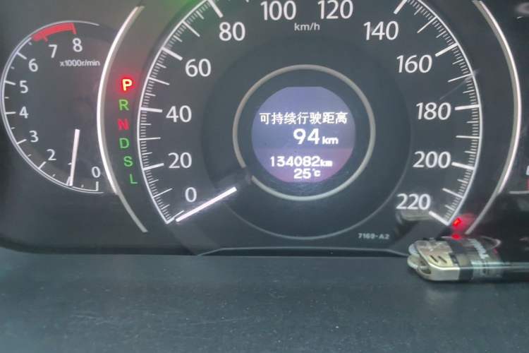 Used Honda CR-V 2015 2.0L two-wheel drive Fashion Edition Odometer Close Up