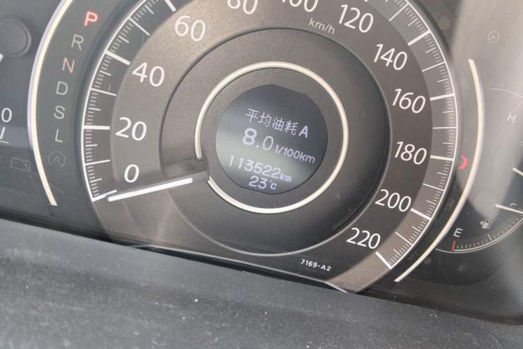 Used Honda CR-V 2015 2.0L two-wheel drive Fashion Edition Odometer Close Up