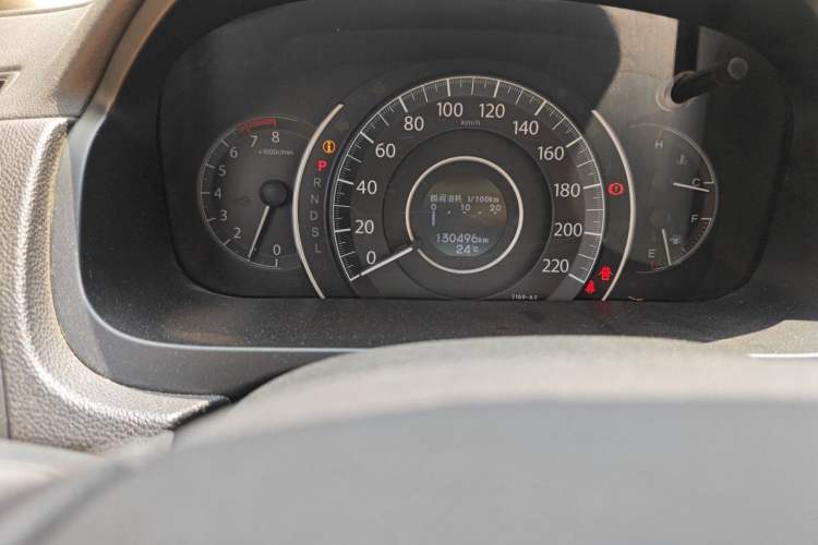 Used Honda CR-V 2015 2.0L two-wheel drive Fashion Edition Odometer Close Up