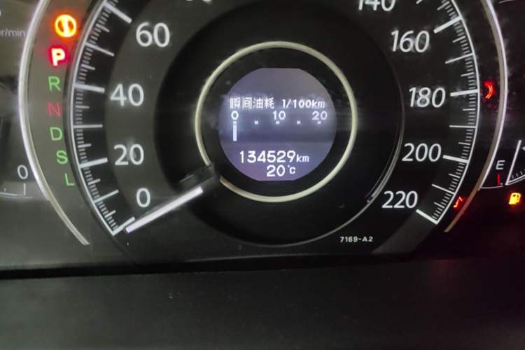 Used Honda CR-V 2015 2.0L two-wheel drive Fashion Edition Odometer Close Up
