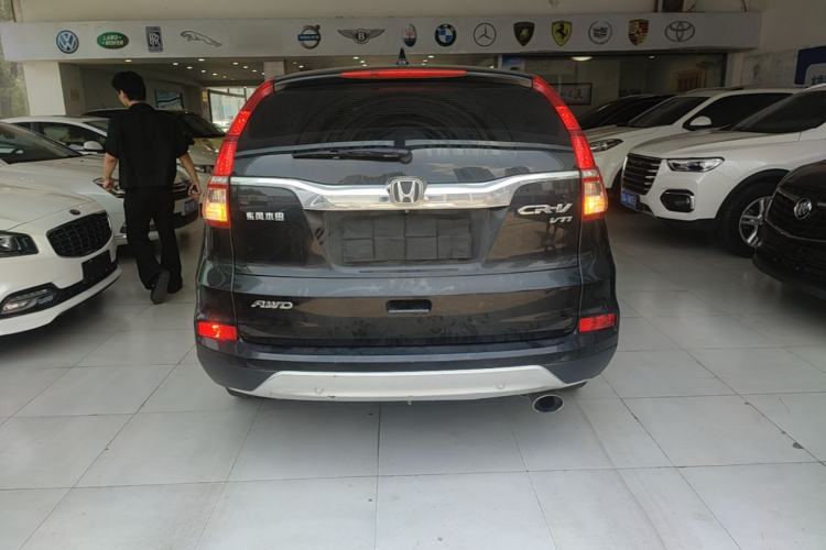 Used Honda CR-V 2015 2.4L four-wheel drive luxury version Rear