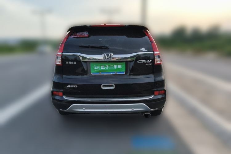Used Honda CR-V 2015 2.4L four-wheel drive luxury version Rear