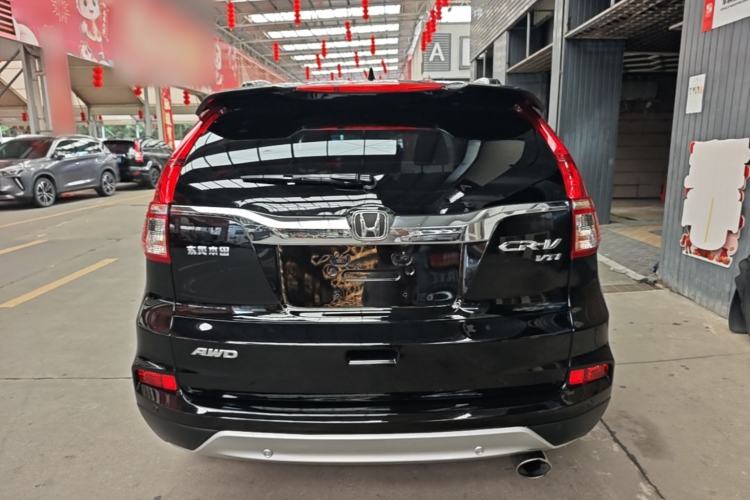 Used Honda CR-V 2015 2.4L four-wheel drive luxury version Rear