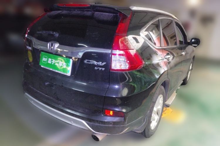 Used Honda CR-V 2015 2.4L two-wheel drive luxury version Rear Right 45 Deg