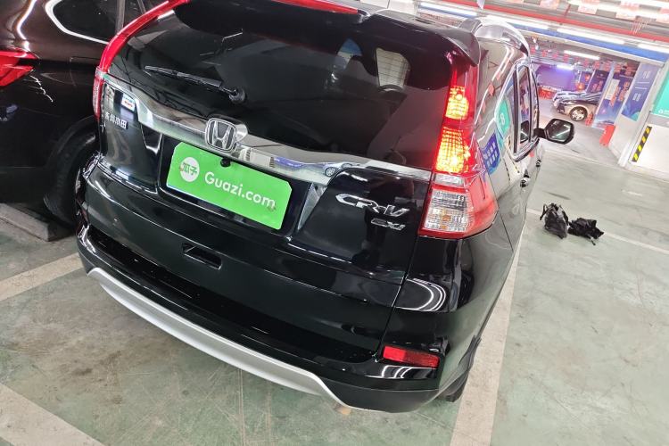 Used Honda CR-V 2015 2.0L two-wheel drive Fashion Edition Rear Right 45 Deg