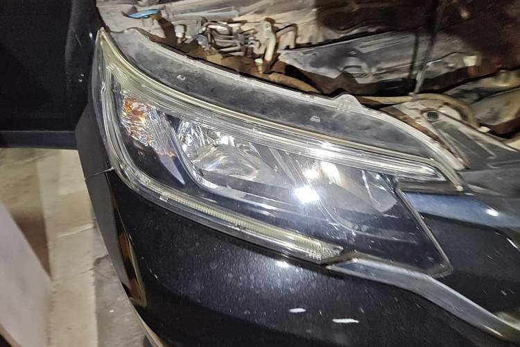 Used Honda CR-V 2015 2.4L two-wheel drive luxury version Right Front Headlight