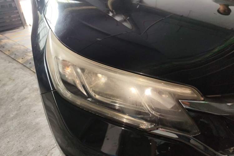 Used Honda CR-V 2015 2.4L two-wheel drive luxury version Right Front Headlight