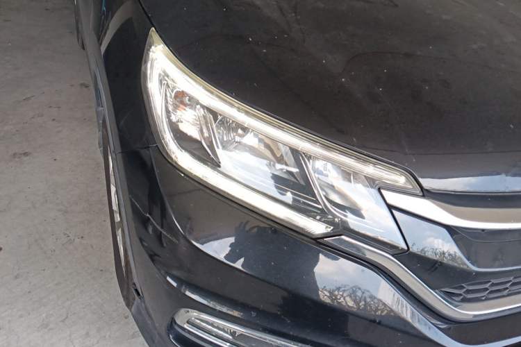 Used Honda CR-V 2015 2.4L two-wheel drive luxury version Right Front Headlight