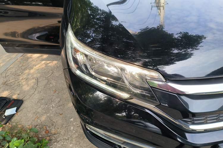 Used Honda CR-V 2015 2.4L two-wheel drive luxury version Right Front Headlight