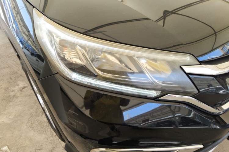 Used Honda CR-V 2015 2.4L two-wheel drive luxury version Right Front Headlight