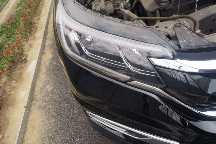 Used Honda CR-V 2015 2.4L four-wheel drive luxury version Right Front Headlight