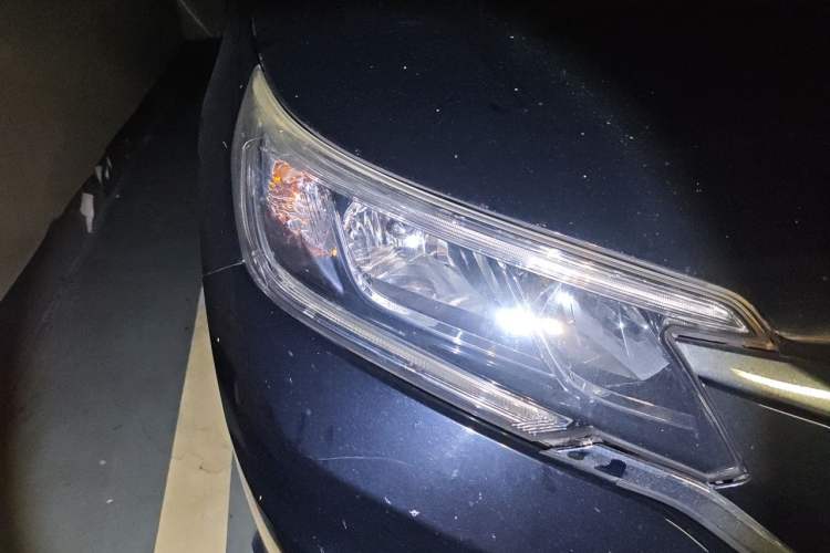 Used Honda CR-V 2015 2.4L two-wheel drive luxury version Right Front Headlight