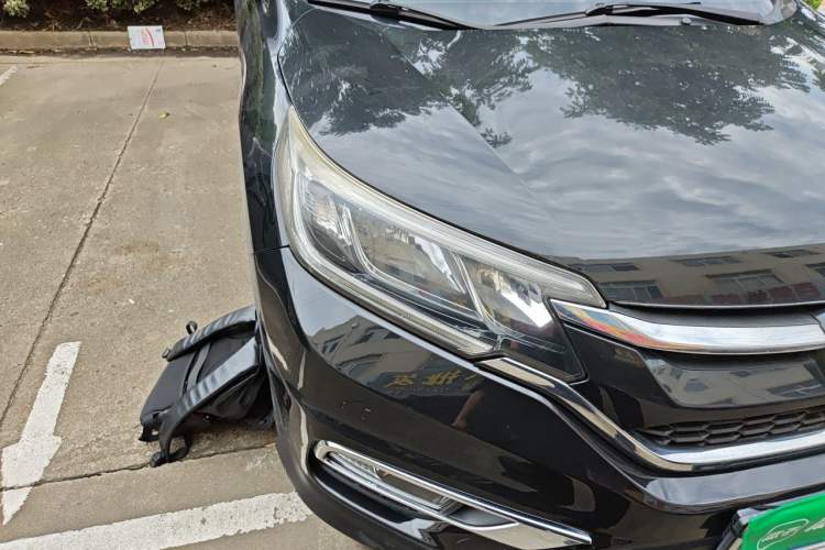 Used Honda CR-V 2015 2.4L two-wheel drive luxury version Right Front Headlight