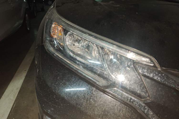 Used Honda CR-V 2015 2.4L four-wheel drive luxury version Right Front Headlight