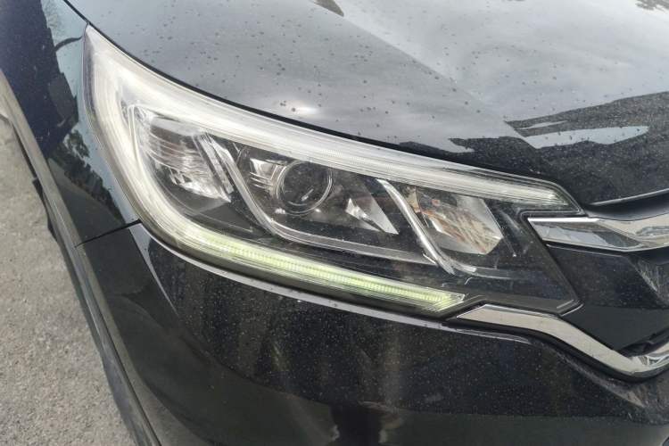 Used Honda CR-V 2015 2.0L two-wheel drive urban version Right Front Headlight