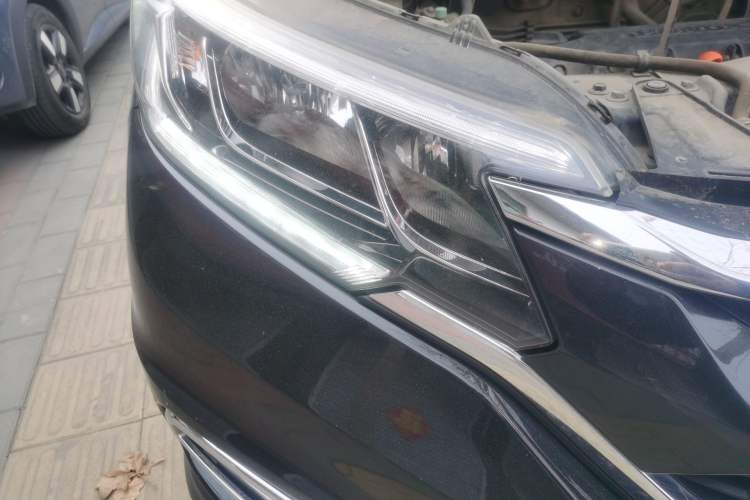 Used Honda CR-V 2015 2.0L two-wheel drive Fashion Edition Right Front Headlight