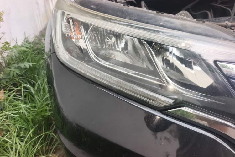 Used Honda CR-V 2015 2.0L two-wheel drive urban version Right Front Headlight