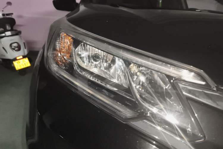 Used Honda CR-V 2015 2.0L two-wheel drive urban version Right Front Headlight