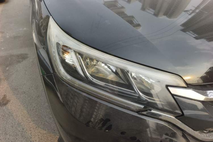 Used Honda CR-V 2015 2.4L four-wheel drive luxury version Right Front Headlight