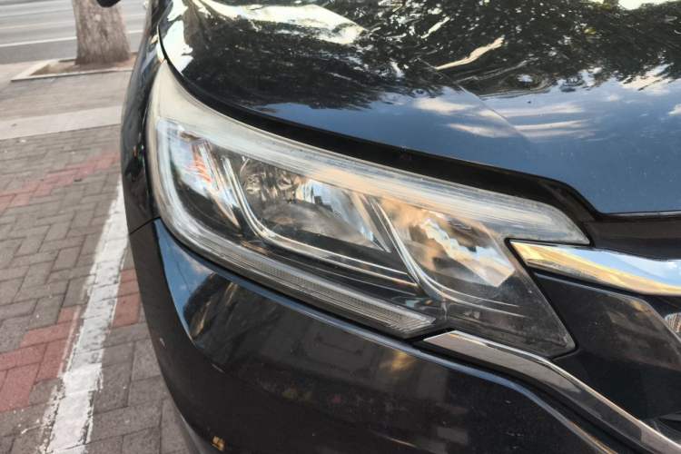 Used Honda CR-V 2015 2.4L two-wheel drive luxury version Right Front Headlight
