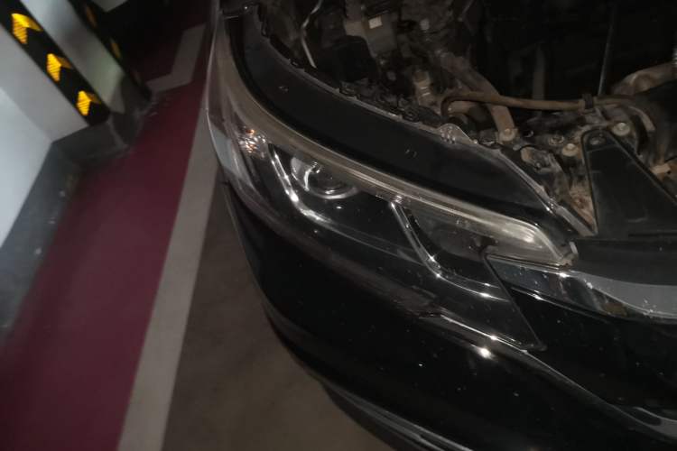 Used Honda CR-V 2015 2.4L Four-Wheel Drive Prestige Edition Right Front Headlight