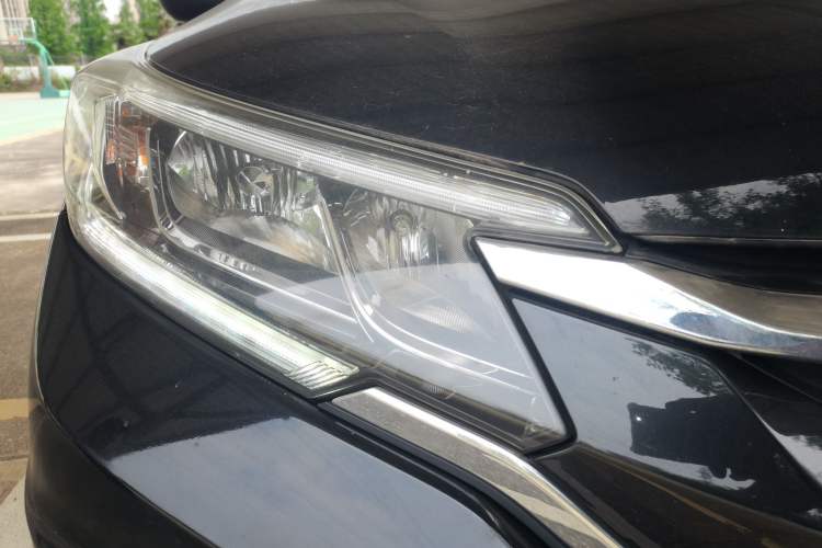 Used Honda CR-V 2015 2.4L two-wheel drive luxury version Right Front Headlight