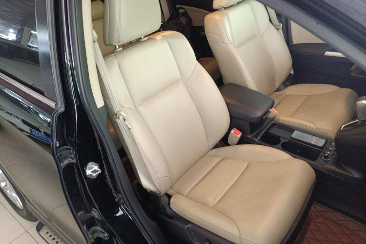 Used Honda CR-V 2015 2.4L four-wheel drive luxury version Right Front Seat