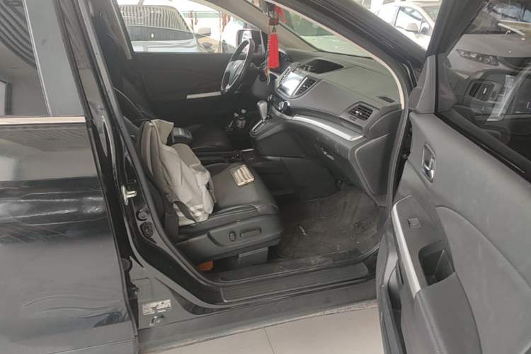 Used Honda CR-V 2015 2.4L four-wheel drive luxury version Right Front Seat