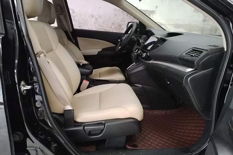 Used Honda CR-V 2015 2.0L two-wheel drive urban version Right Front Seat