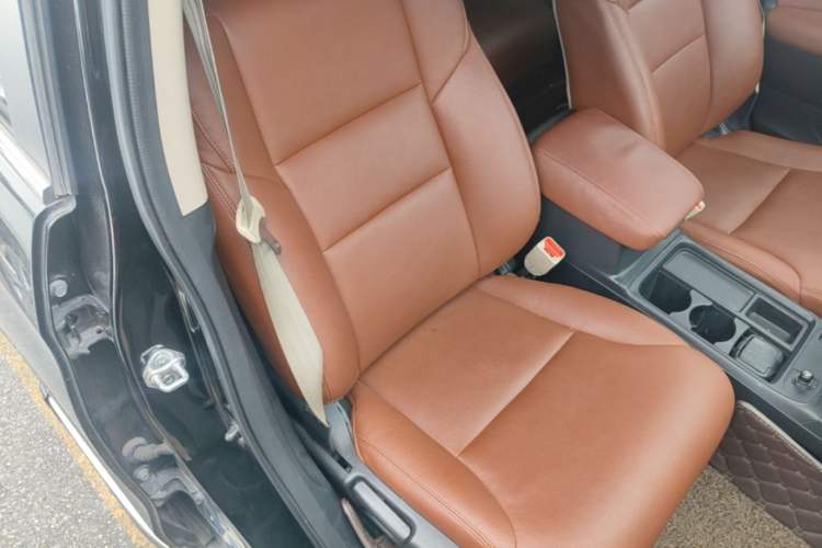 Used Honda CR-V 2015 2.0L two-wheel drive Fashion Edition Right Front Seat