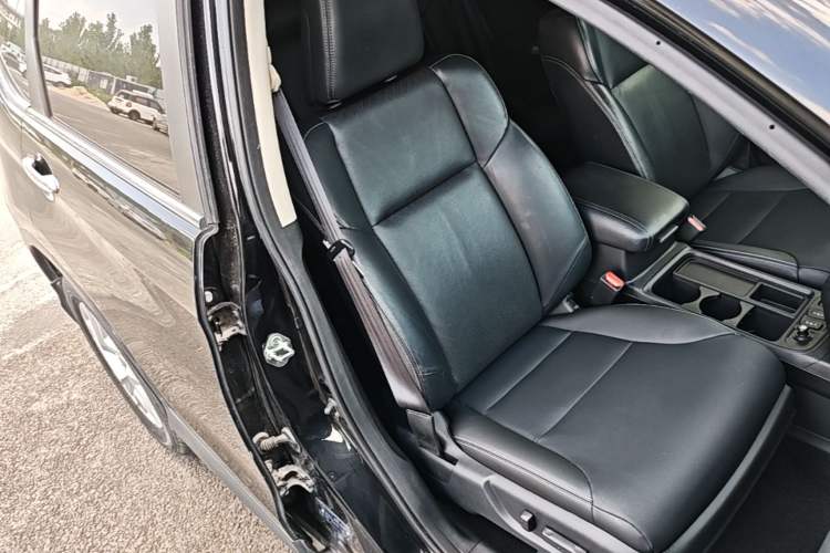 Used Honda CR-V 2015 2.4L two-wheel drive luxury version Right Front Seat