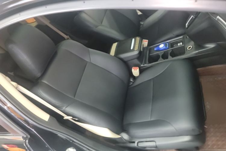 Used Honda CR-V 2015 2.0L two-wheel drive Fashion Edition Right Front Seat