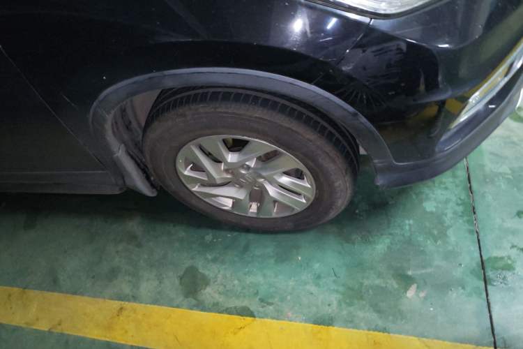 Used Honda CR-V 2015 2.4L four-wheel drive luxury version Right Front Wheel Hub