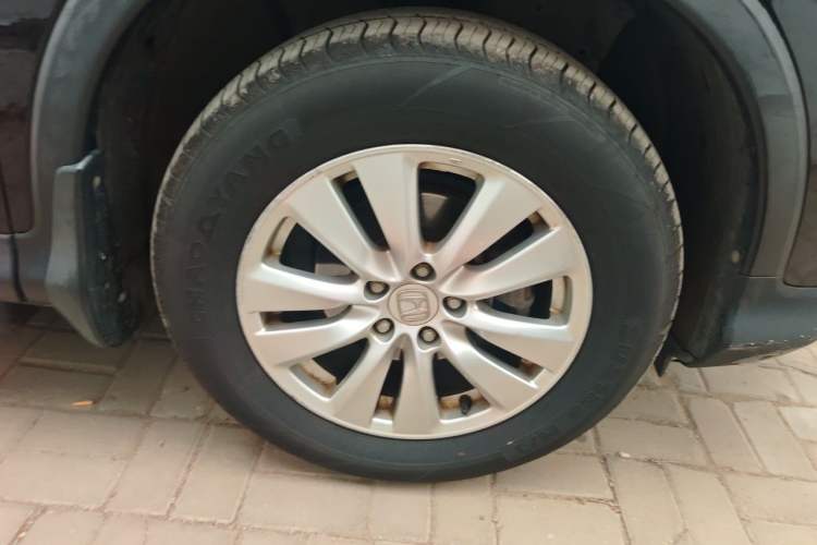 Used Honda CR-V 2015 2.0L two-wheel drive Fashion Edition Right Front Wheel Hub