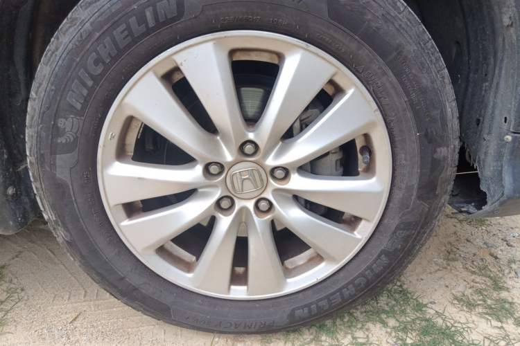 Used Honda CR-V 2015 2.0L two-wheel drive urban version Right Front Wheel Hub