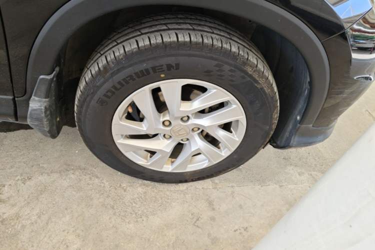 Used Honda CR-V 2015 2.4L two-wheel drive luxury version Right Front Wheel Hub