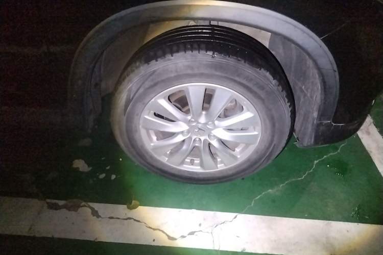 Used Honda CR-V 2015 2.0L two-wheel drive Fashion Edition Right Front Wheel Hub