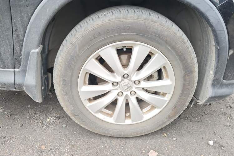Used Honda CR-V 2015 2.0L two-wheel drive Fashion Edition Right Front Wheel Hub