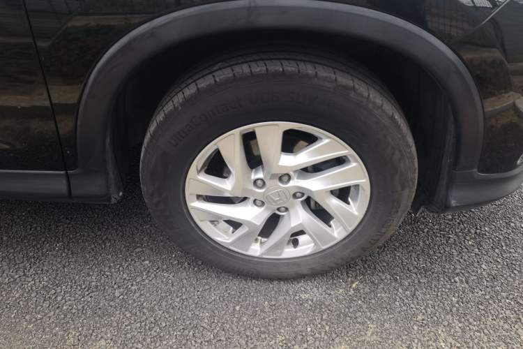 Used Honda CR-V 2015 2.4L four-wheel drive luxury version Right Front Wheel Hub