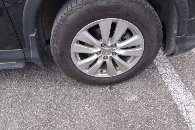 Used Honda CR-V 2015 2.0L two-wheel drive urban version Right Front Wheel Hub