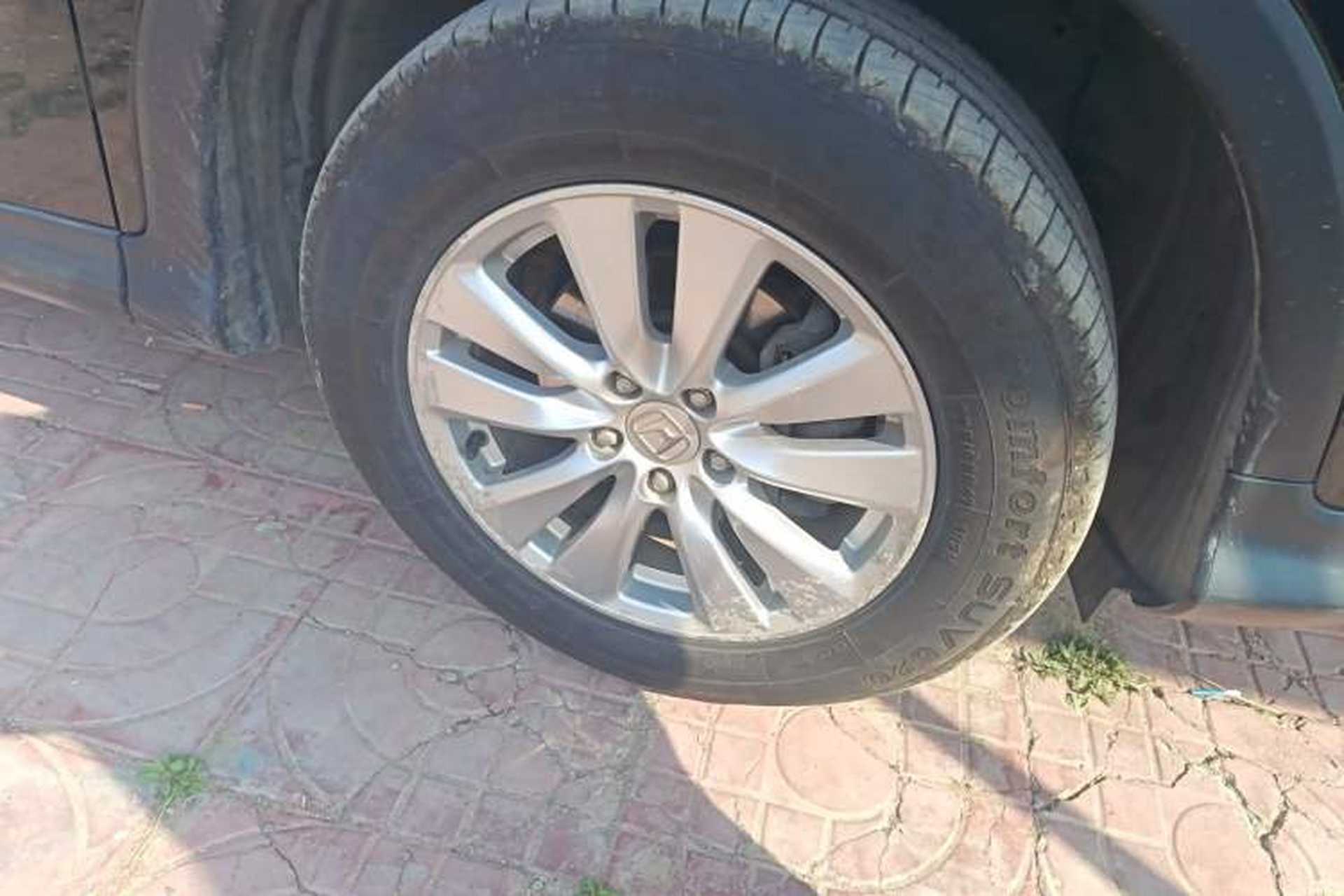 Used Honda CR-V 2015 2.0L two-wheel drive Fashion Edition Right Front Wheel Hub