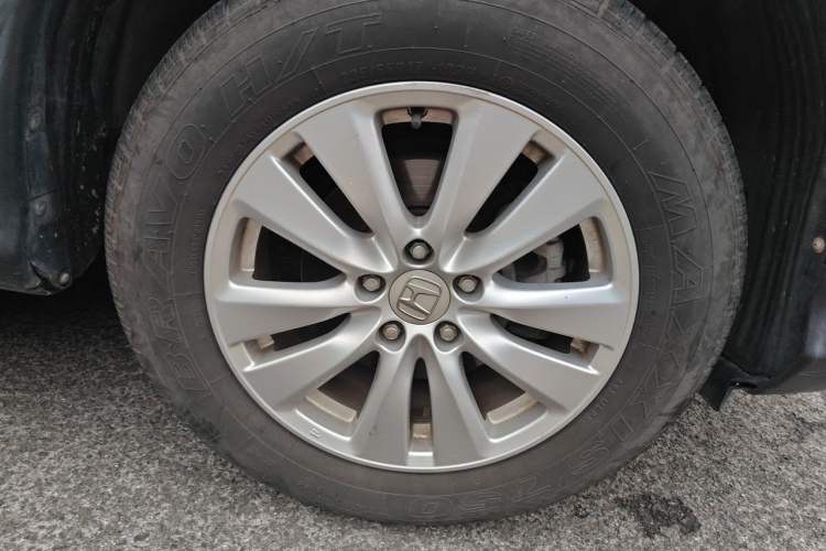 Used Honda CR-V 2015 2.0L two-wheel drive Fashion Edition Right Front Wheel Hub