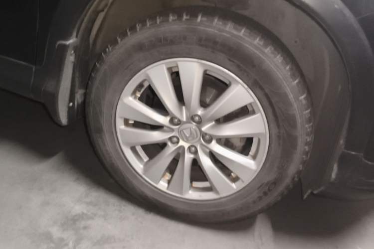 Used Honda CR-V 2015 2.0L two-wheel drive urban version Right Front Wheel Hub