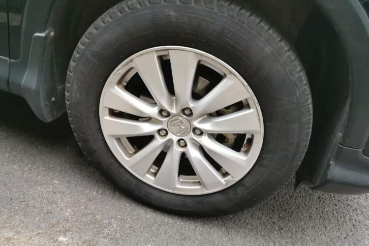Used Honda CR-V 2015 2.0L two-wheel drive Fashion Edition Right Front Wheel Hub