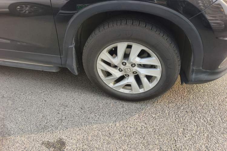 Used Honda CR-V 2015 2.4L four-wheel drive luxury version Right Front Wheel Hub