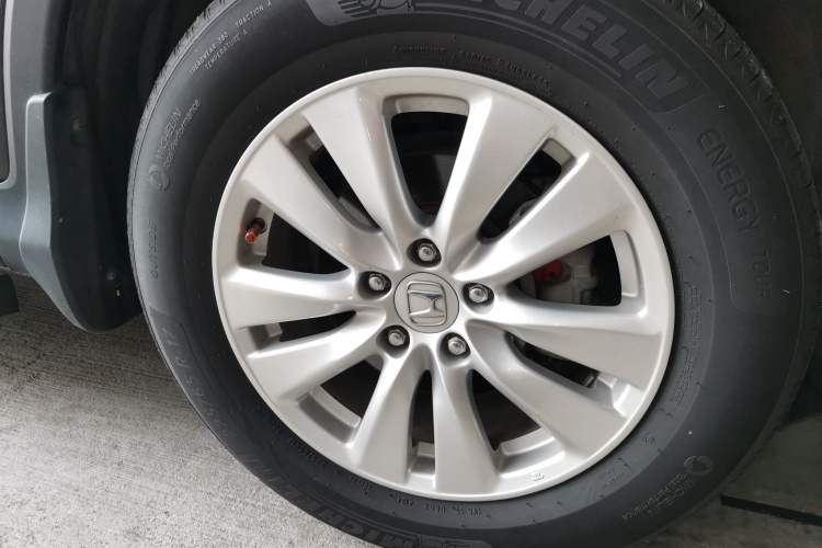 Used Honda CR-V 2015 2.0L two-wheel drive Fashion Edition Right Front Wheel Hub