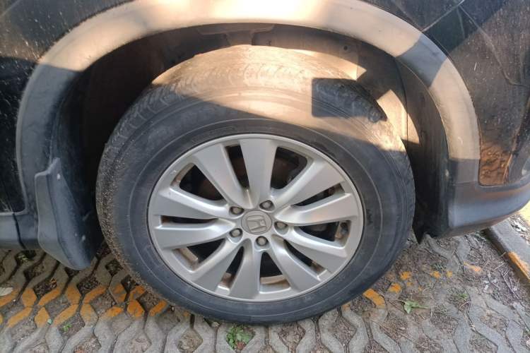 Used Honda CR-V 2015 2.0L two-wheel drive Fashion Edition Right Front Wheel Hub