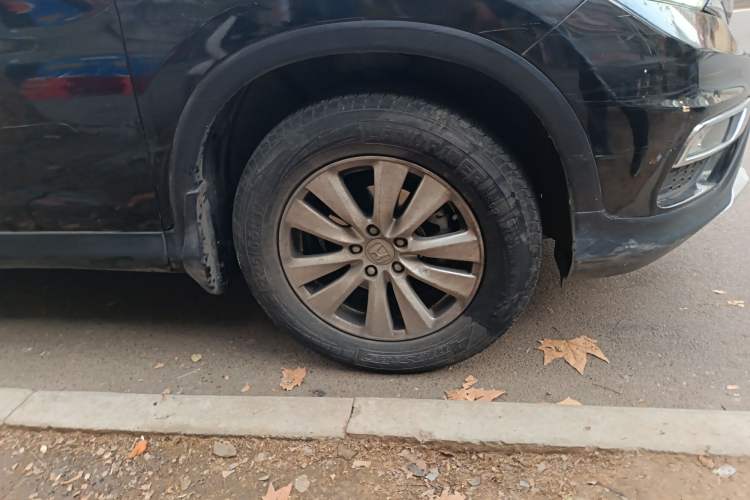 Used Honda CR-V 2015 2.0L two-wheel drive Fashion Edition Right Front Wheel Hub