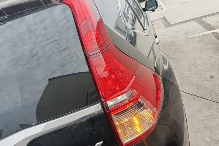 Used Honda CR-V 2015 2.4L two-wheel drive luxury version Right Rear Taillight